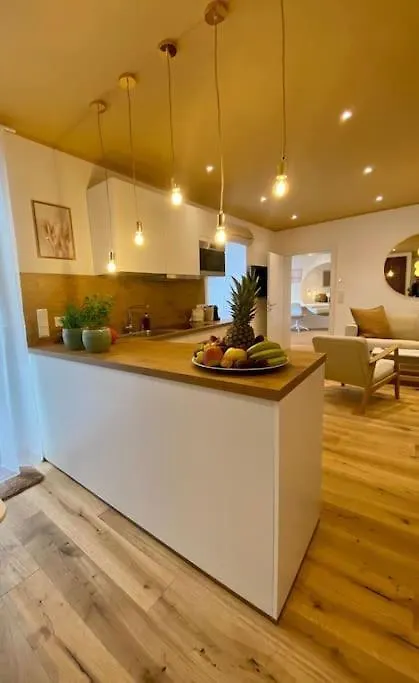 Apartment Komfort - Suite Zentral, Mit Balkon Und Waschmaschine Dusseldorf