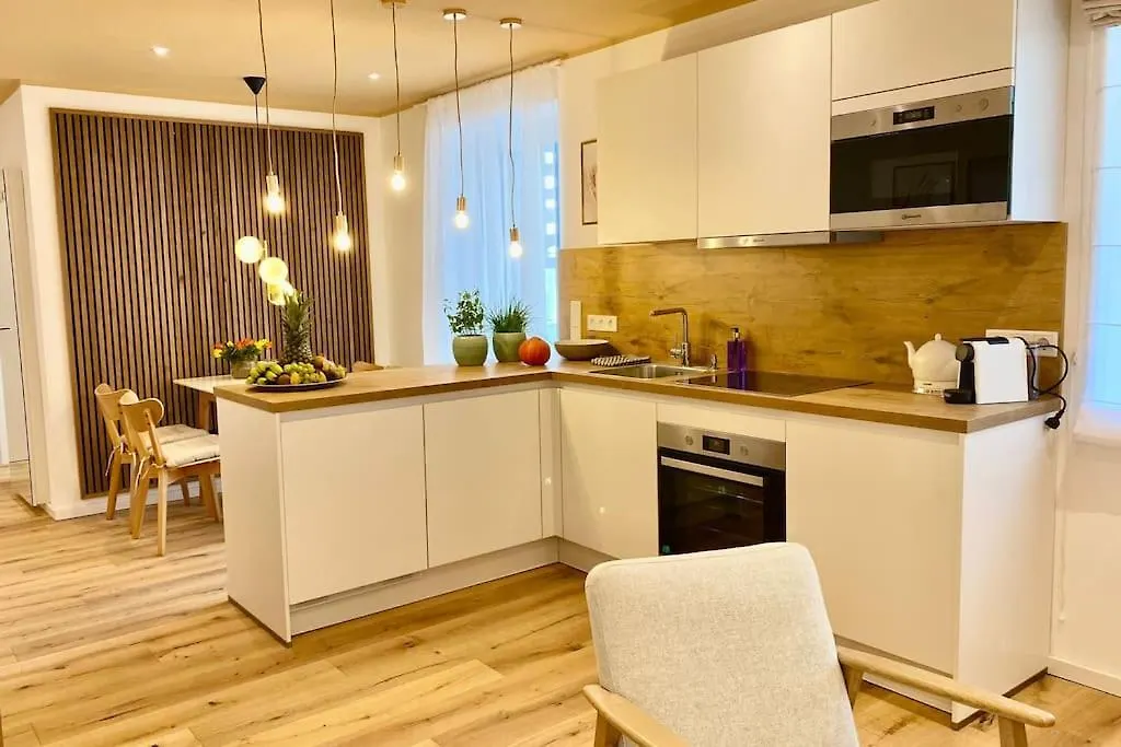 Apartment Komfort - Suite Zentral, Mit Balkon Und Waschmaschine Dusseldorf